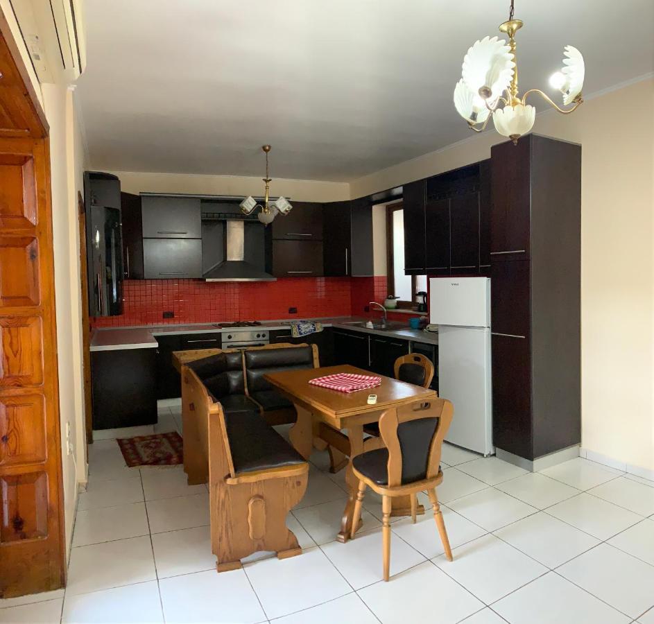 Shtepi Me Qera Fier Villa Ngoại thất bức ảnh