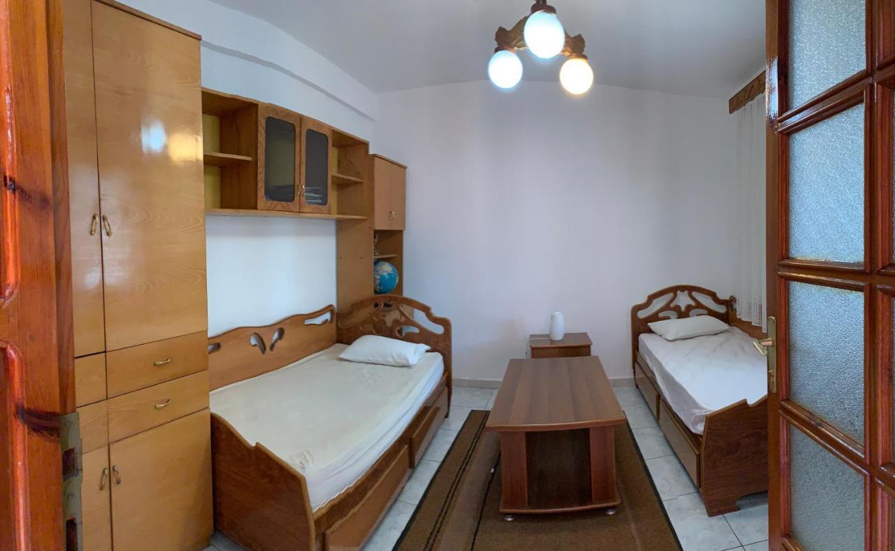 Shtepi Me Qera Fier Villa Ngoại thất bức ảnh